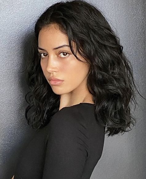 cindy kimberly 🪐 Cindy Kimberly Curly Hair, Kimberly Hair, Cindy Kimberly, Face Hair, Star Girl, Fan Page, Hair Looks, Role Models, Influencer