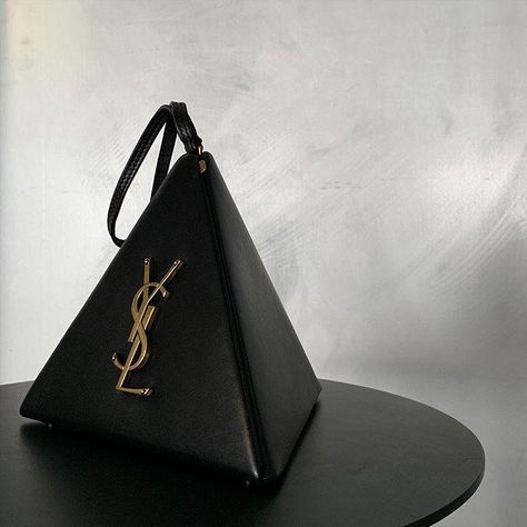 Luxury Purses, Box Clutch, Fancy Bags, Pretty Bags, Cute Bags, Black Bag, Black Aesthetic, A Black, Mini Bag