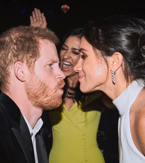 Meghan Markle & Prince Harry Share Never-Before-Seen Wedding Reception Photos Prince Harry Wedding, Harry And Meghan Wedding, Princ Harry, Harry Wedding, Prince Harry Et Meghan, Prins William, Prins Harry, Markle Prince Harry, Prince Harry And Megan