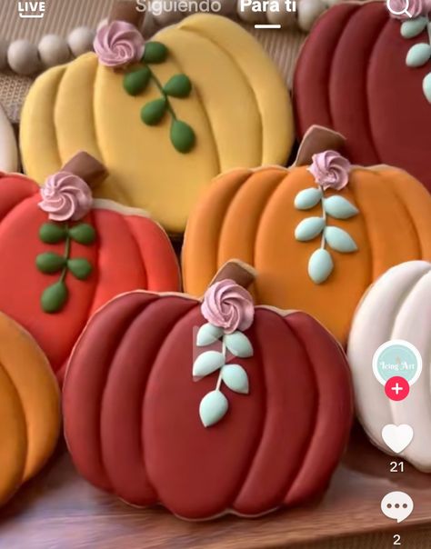 Fall Cookie Decorating Ideas, Fall Sugar Cookies, Pumpkin Sugar Cookies, Pretty Desserts, Sugar Cookie Royal Icing, Decorating Videos, Pretty Dessert, Fall Cookies, Cookies Decorated