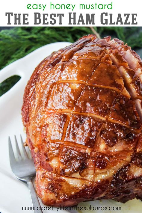 This truly is the Best Christmas Ham Recipe!  A most tender ham is the result from baking in a delicious honey-brown sugar-butter-and-orange juice glaze...divine!  And perfect for the holidays. Christmas Ham Dinner, Best Ham Recipe, Vintage Holiday Recipes, Ham Dinner Recipes, Christmas Ham Recipes, Honey Baked Ham Recipe, Ham Recipes Baked, Ham Dinner, Ham Glaze Recipe