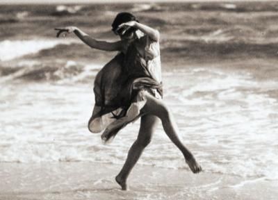 “If I could tell you what it meant, there would be no point dancing it.”  -- Isadora Duncan Andre Derain, Vintage Photo Prints, Isadora Duncan, Martha Graham, Raoul Dufy, Edouard Manet, Dance Movement, Katharine Hepburn, Style Muse