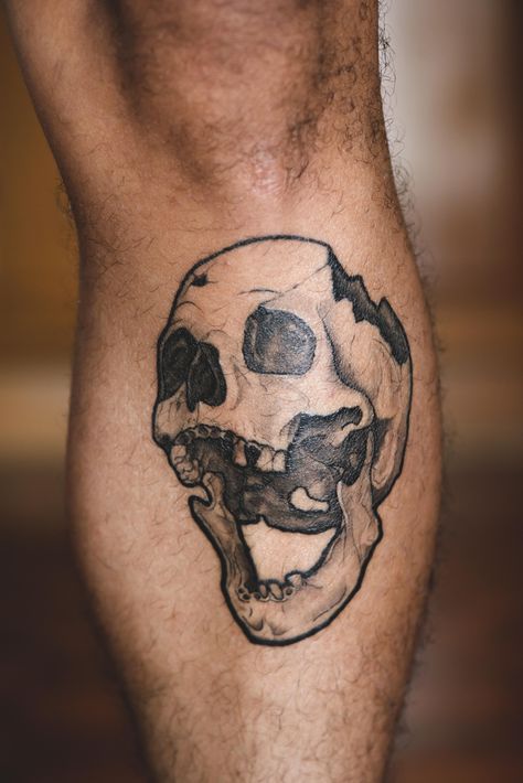 Screaming skull-By Josephine at Tooth & Nail Tattoos in Singapore. #tattoos #tattoo #beauty Screaming Skull Tattoo, Skull Jaw Tattoo, Screaming Tattoo, Skull References, Teeth Tattoo, Commission Ideas, Mouth Tattoo, Tooth Tattoo, Nail Tattoos