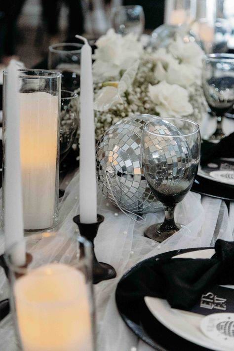 Disco Wedding Black And White, Wedding With Disco Ball Decor, Glam Modern Wedding, Disco Aesthetic Wedding, Black Disco Wedding, Disco Ball Wedding Theme, Disco Ball Table Decor Party Ideas, Disco Ball Reception Decor, Winter Disco Wedding