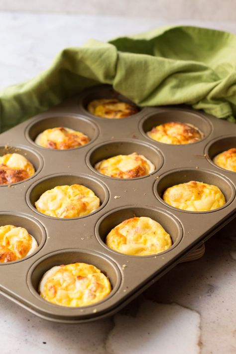 Mini quiche lorraine, ricetta | Dissapore Mini Quiche Lorraine, Mini Quiches, Mini Quiche, Finger Food, Finger Foods, Lorraine, Cheesecake, Muffins, Food And Drink