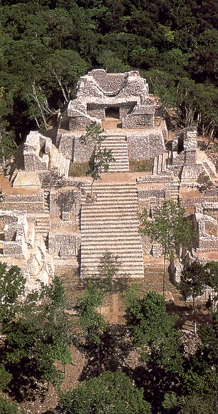 Meso American Architecture, Mayan Motifs, Mesoamerican Architecture, Nazca Lines, Mayan Cities, Mexico History, American Architecture, Mayan Ruins, America Art