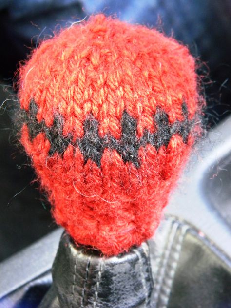 Crochet Gear Shift Cover Free Pattern, Crochet Shift Knob Cover, Car Crafts, Car Accessories Diy, Diy Crochet Patterns, Shift Knobs, Knitting For Charity, Crochet Car, Sewing Circles