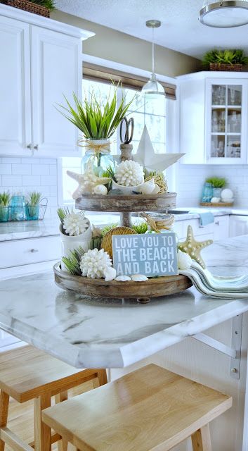 Coastal Kitchen Decor, Den Decor, Coastal Farmhouse Decor, Beach House Interior Design, Beach Kitchens, Beach House Kitchens, Condo Decorating, Tray Ideas, Home Decor Ideas Living Room