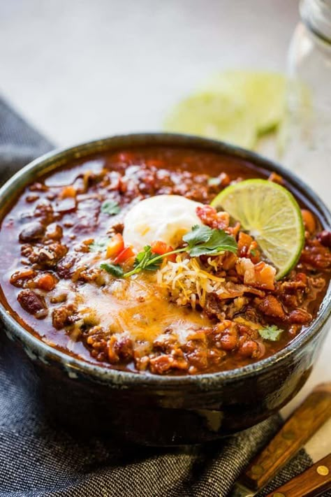 Want the best chili recipe for 2018? I got you covered with this instant pot award winning chili recipe and yes, there's bacon involved! ohsweetbasil.com Chilli Recipe Crockpot, Best Chili Recipe Ever, Winning Chili Recipes, Award Winning Chili Recipe, Award Winning Chili, Instant Pot Chili, Octopus Recipes, Oh Sweet Basil, Best Chili Recipe