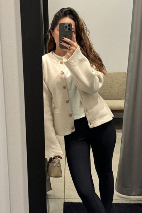 Jenni Kayne Sweater, Marianna Hewitt, Outfit For Fall, Leggings Outfits, Cardigan Outfit, Easy Chic, Casual Outfit Inspiration, Leggings Outfit, Jenni Kayne