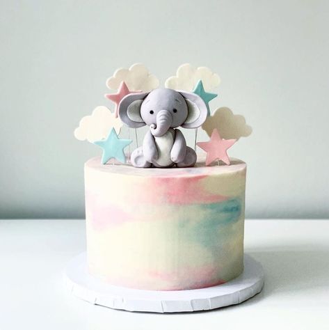 Reveal Cake Ideas, Gender Reveal Cake Ideas, Torturi Baby Shower, Baby Shower Gender Reveal Cake, Baby Reveal Cakes, Baby Shower Cake Designs, Simple Gender Reveal, Gender Reveal Baby Shower Themes, Baby Gender Reveal Party Decorations