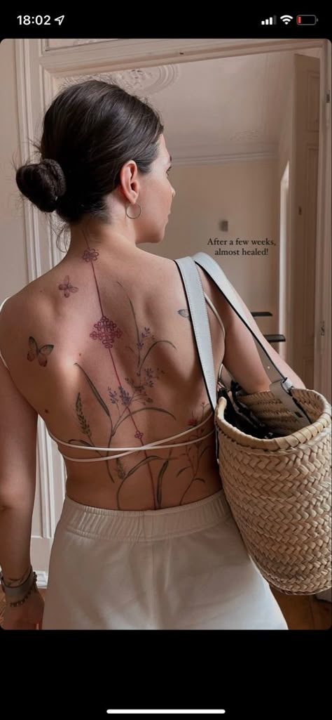 Floral Back Tattoos, Back Tattoo Women, Discreet Tattoos, Dainty Tattoos, Subtle Tattoos, Spine Tattoos, Tattoo Set, Elegant Tattoos, Piercings And Tattoos