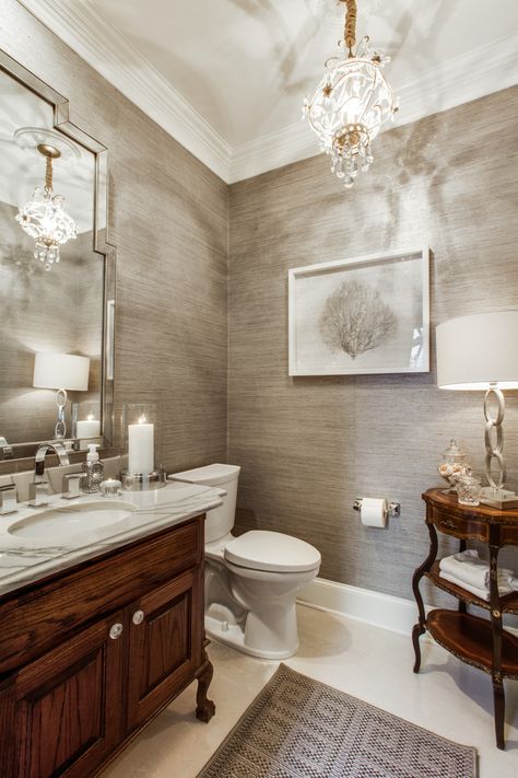 Half Bathroom Traditional, Elegant Half Bathroom Ideas, Traditional Powder Room Ideas, Traditional Powder Room Design, Elegant Half Bath, Elegant Powder Room, Luxury Powder Room, Traditional Powder Room, Powder Room Design Ideas