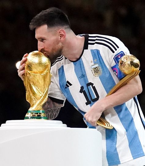 Messi World Cup 2022, Cristiano Ronaldo And Messi, Messi World Cup, Lio Messi, Ronaldo Pictures, Lionel Messi Wallpapers, Messi Photos, Lionel Andrés Messi, Leonel Messi