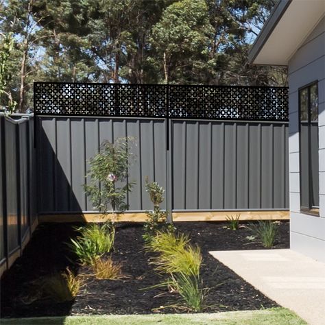 Matrix 2400 x 600mm Charcoal Sahara Fence Extension Fence Extension Ideas, Boundary Fence, Fence Extension, Wall Extension, Small Garden Fence, Fence Landscaping Border Backyard Ideas, Privacy Fence Landscaping, House Entryway, Bamboo Screen