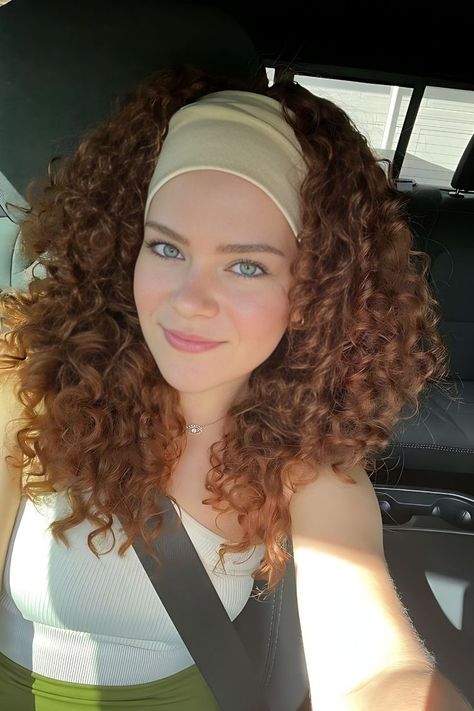 Large Headband Hairstyle Headband With Curly Hair, Summer Curly Hairstyles, Big Headbands, Simple Summer Style, Childhood Days, Headband Styles, Beat The Heat, Curly Hairstyles, Girls Wear