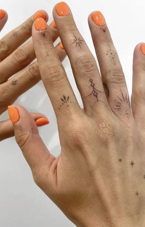 Tattoo Placement Chart, Toe Tattoos, Small Finger Tattoos, Hand And Finger Tattoos, Petite Tattoos, Small Hand Tattoos, Cute Tattoos For Women, Classy Tattoos, Discreet Tattoos