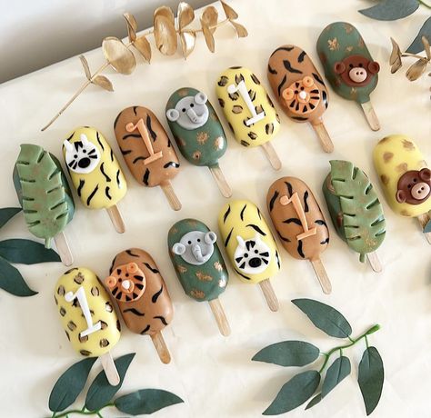 Wild One Cake Pops, Jungle Cake Pops, Animal Cake Pops, Safari Theme Birthday Party, Safari Birthday Party Decorations, Jungle Theme Cakes, Jungle Thema, Safari Animals Birthday, Baby Shower Safari Theme