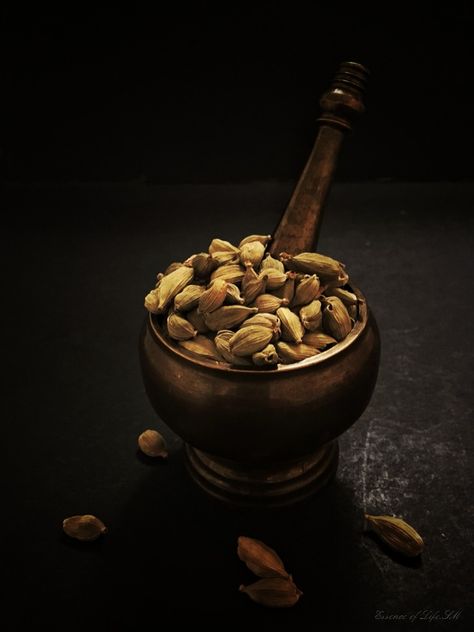 Cardamom Aesthetic, Cardamom Photography, Scandinavian Baking, Cardamom Plant, Private Aviation, Spices Photography, Bo Kaap, Food As Medicine, 7 Spice