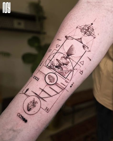 Tipping the scales Sculpture Tattoo, Spanish Tattoos, Shoulder And Arm Tattoo, Inner Arm Tattoo, Tattoo Aesthetic, Geometric Tattoo Design, Body Tattoo, Hand Tattoos For Guys, Vintage Tattoo