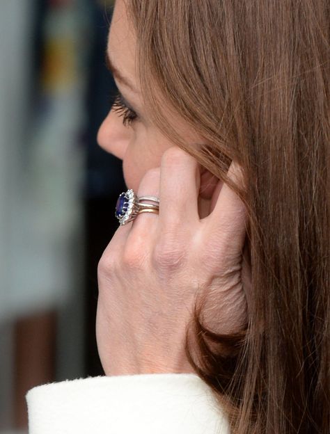 Kate Middleton Ring Engagement, Engagement Ring Kate Middleton, Kate Middleton Wedding Ring, Kate Middleton Ring, Kate Middleton Engagement Ring, Two Princesses, Princess Diana Engagement Ring, Famous Engagement Rings, Unique Sapphire Rings