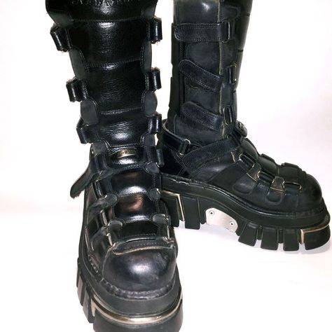 Combat Boots Reference, Platform Boots Aesthetic, Boots Reference, Biker Wear, New Rock Boots, Punk Vintage, New Rock, Punk Outfits, Terminator