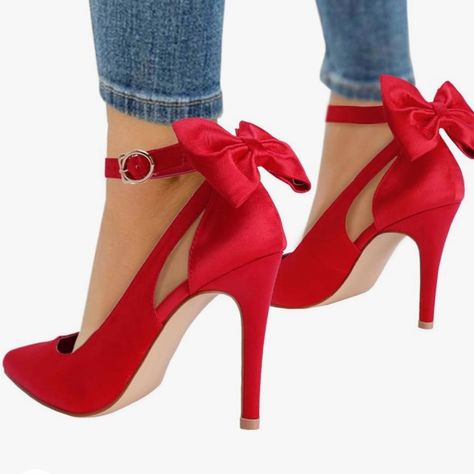 Size 8 Red Silk Stilettos With Bow. Brand New, Never Worn. Red Bow Heels, Strap Wedding Dress, Heels Bow, High Heels For Prom, Fancy Heels, Wedding Dresses With Straps, Designer High Heels, Red High Heels, Bride Shoes