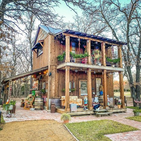 Couple Turned Home Depot Tuff Shed Into An Amazing Two-Story Tiny Home That Looks Like a Log Cabin | Home Design, Garden & Architecture Blog Magazine Tuff Shed House, Rustic Tiny House Cabin, Home Depot Shed House, Tuff Sheds, Home Depot Tiny House, Sheds Turned Into Homes, Small Rustic House, Home Depot Shed, Shed House