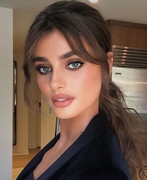 Taylor Hill Makeup, No Make Up Make Up Look, Taylor Marie Hill, Taylor Hill, Makeup Goals, Celebrity Hairstyles, Brunettes, Beauty Inspiration, Beauty Make Up