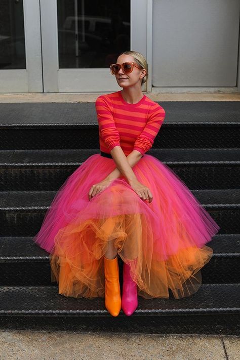 Tulle Skirts Outfit, Tule Rok, Gonna In Tulle, Tiered Tulle Skirt, Bright Outfits, Looks Party, Looks Street Style, Colourful Outfits, Mode Inspiration