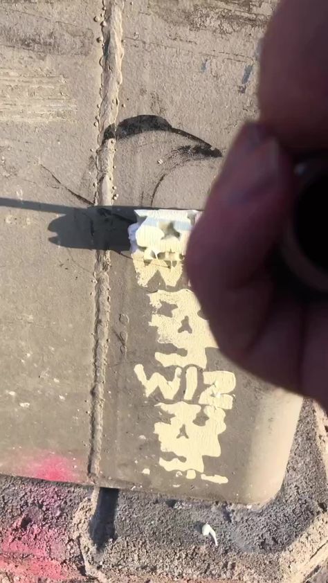 Sick custom graffiti roller tutorial by @Wizardskull #graffitiart #gra... | TikTok Graffiti Mop, Roller Tutorial, Graffiti Tagging, Graffiti Drawing, Art Attack, Graffiti Art, Make Your Day, Short Videos, Art Inspo