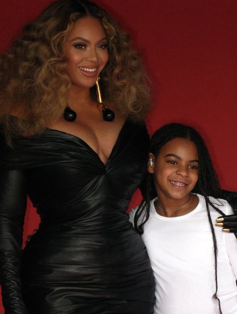 Beyoncé and Blue Ivy Carter on Grammys night Queen Bee Beyonce, Beyonce Fans, Blue Ivy Carter, Beyonce Knowles Carter, Beyonce Style, Beyoncé Giselle Knowles-carter, Beyoncé Giselle Knowles, Black Parade, Beyonce And Jay Z