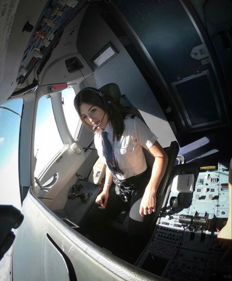 Piolet Women, Woman Pilot, Aviation Technology, Airplane Pilot, Also Me, Female Pilot, Dream Jobs, Simple Girl, Dream Job