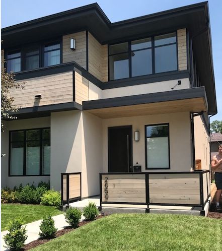 Black And Beige House Exterior, Beige And Black Exterior House Colors, Beige House Black Trim, Black House Exterior Modern, Black Contemporary House, Black Exterior House Colors, Beige House Exterior, Black Windows Exterior, Outside House Paint