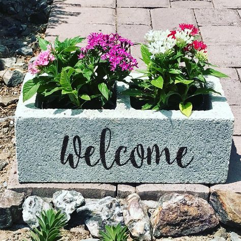 Using Cinder Blocks For Landscaping, Painted Cinder Blocks, Cinder Blocks Diy, Cinder Block Garden, Cinder Blocks, Garden Plans, Exterior Makeover, Diy Backyard Landscaping, Cinder Block