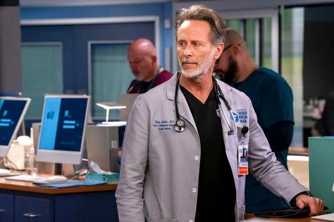 Steven Weber, Med Doctor, Oliver Platt, Nick Gehlfuss, Oceans Eleven, Sling Tv, Chicago Family, Chicago Shows, What To Watch