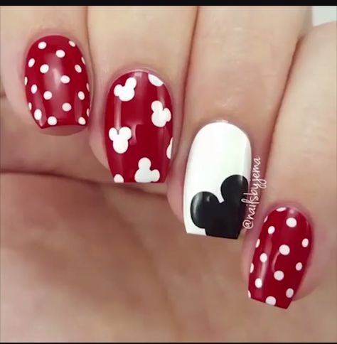 Classy Disney Nails, Minnie Mouse Nail Art, Mouse Nail Art, Disney Halloween Nails, Mickey Mouse Nail Art, Disney Nail Art, Disneyland Nails, Nails Disney, Mouse Nails