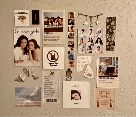 #decor #aesthetic #gilmore #taylorswift #gracieabrams #harrystyles #friends #room Rory Gilmore Room Inspiration, Gilmore Girls Inspired Room, Gilmore Girls Bedroom Aesthetic, Dorm Room Collage Wall, Gilmore Girls Room Aesthetic, Rory Gilmore Room Aesthetic, Gilmore Girls Room Decor, Rory Gilmore Room, Gilmore Girls Decor