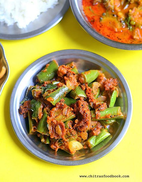 Brinjal Fry Recipe, Brinjal Recipe, Veg Stir Fry, Brinjal Curry, Saute Onions, Stir Fries, Roast Recipes, Coriander Seeds, Curry Leaves