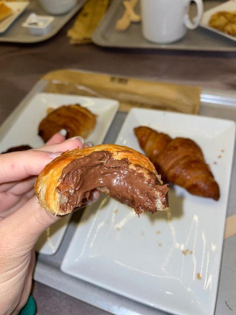 #croissant #nutella #breakfast #sweet #paris #appetizer Nutella Crossiant, Croissants With Nutella, Croissant With Chocolate, Chocolate Crossaints Aesthetic, Nutella Filled Croissants, Nutella Banana Croissant, Croissant Nutella, Cookie Croissant, Croissants Chocolate