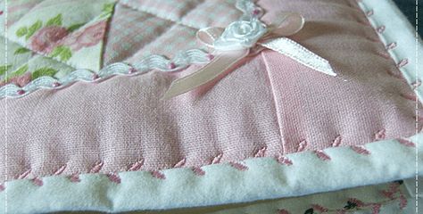 Three Excellent Tutorials for Using Decorative Machine Stitches to Secure Bindings! The beautiful machine embroidery stitch used to secure the binding of a lovely quilt got us to thinking about bindings. The standard approach is to stitch them down by hand or machine, making the stitching as invisible as possible. Some quilters will stitch down … Quilt Binding Tutorial, Quilt Instructions, Quilting Digest, Knitting Blanket, Weenie Dog, Sewing Quilts, Baby Quilt Patterns, Childrens Quilts, Upcycle Sewing