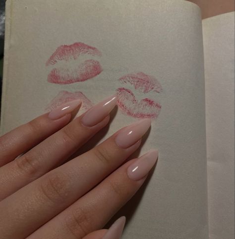 Pretty Nails Almond, Bubble Bath Nails, Nail Designs Valentines, Grunge Nails, Her Nails, Soft Nails, Pink Nail Designs, Elegant Nails, Minimalist Nails