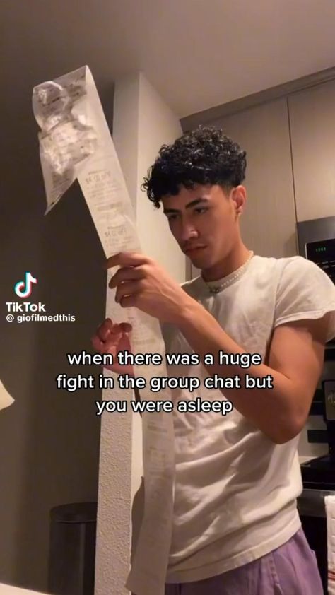 #tiktok #funnymemeshilarious #memesdaily #twitter The Group Chat, Instagram Funny Videos, Hashtag Relatable, Relatable Post Funny, Extremely Funny Jokes, It Goes On, Real Funny Jokes, Really Funny Joke, Funny Relatable Quotes