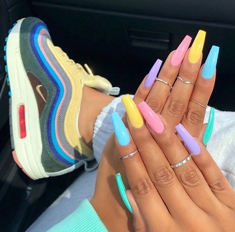 Ongles Summer, Multicolored Nails, Colorful Nails, Cute Acrylic Nail Designs, Mehandi Design, Acrylic Nails Coffin Short, Summer Acrylic Nails, Rainbow Nails, Neon Nails