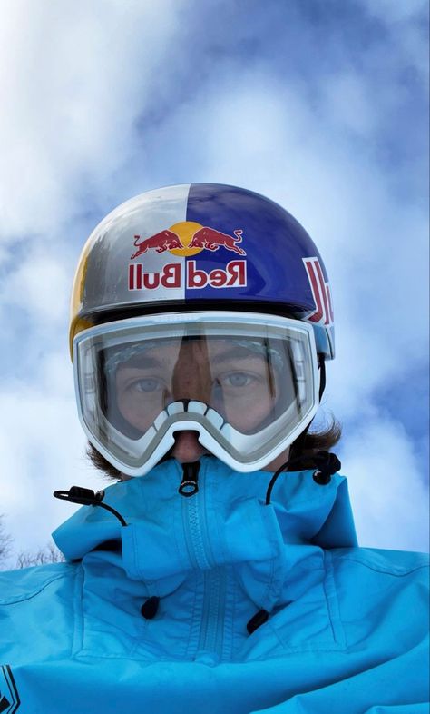 Red Bull Snowboarding, Snow Outfit Men, Marcus Kleveland, Snowboard Trip, Ski Pics, Snowboarding Trip, Hazmat Suit, Snow Outfit, Body Poses