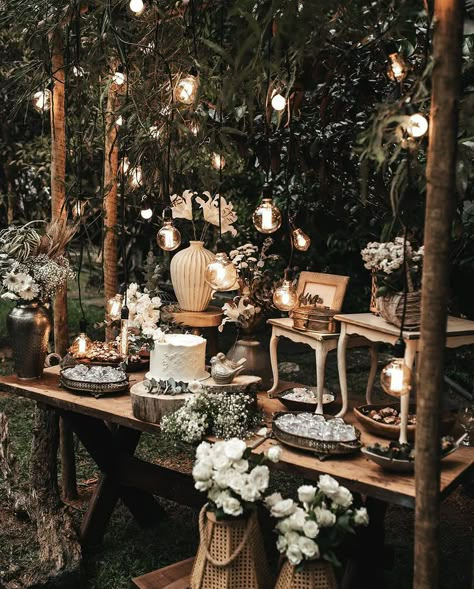 Summer Garden Party Ideas Decor, Summer Garden Party Ideas, Lights Backyard, Wedding Snacks, Garden Party Ideas, Forest Theme Wedding, Buffet Ideas, Outdoor Fall Wedding, 21 Birthday