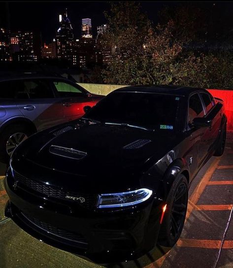 Black Dodge Charger, Cars Camaro, Black Charger, Dodge Charger Hellcat, Charger Srt Hellcat, Dodge Charger Srt, Charger Srt, Dodge Muscle Cars, Pimped Out Cars