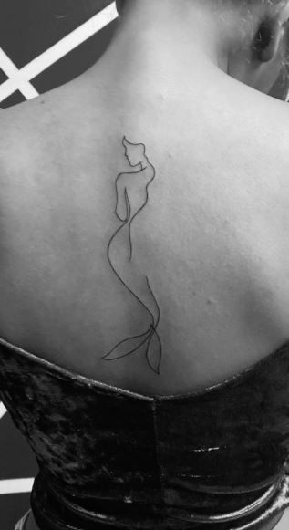 Mermaids Tattoos For Women, Pretty Mermaid Tattoo, Female Upper Back Tattoos, Matching Mermaid Tattoos, H2o Tattoo, Siren Spine Tattoo, Mermaid Tale Tattoo, Simple Siren Tattoo, Mermaid Shell Tattoo