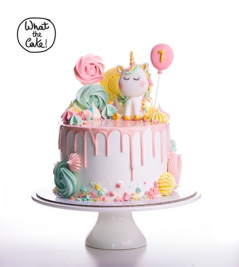 Gökkuşaği Pasta, Cake With Meringue, Unicorn Cake Design, Easy Unicorn Cake, Unicorn Birthday Party Cake, Cake Drip, 4de Verjaardag, Candy Birthday Cakes, Baby First Birthday Cake