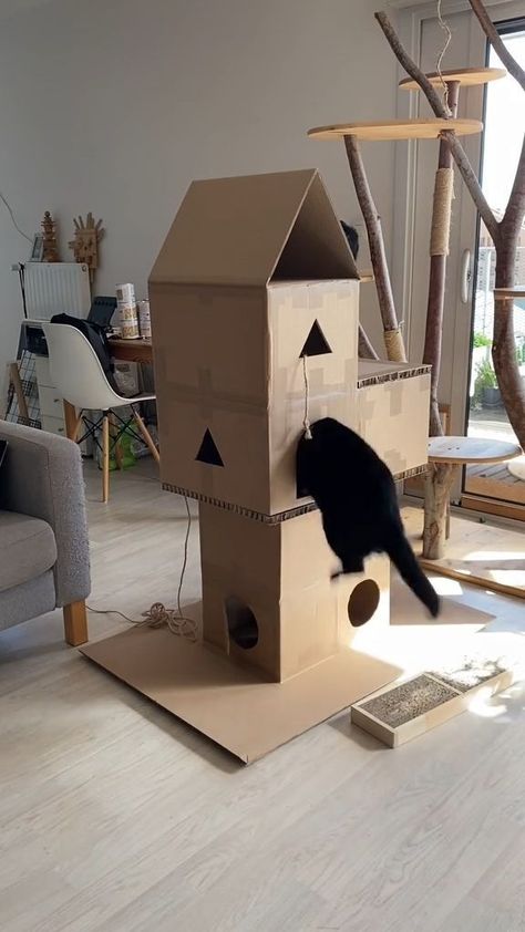 Cat House Diy Cardboard, House Cardboard, Diy Cat Tower, Cat Room Decor, Cat Playhouse, Chat Diy, Cardboard Cat House, Cat Castle, Cardboard Cat